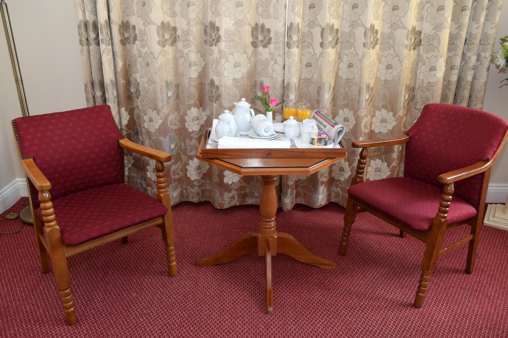 Rhu Glenn Hotel Вотафорд Экстерьер фото